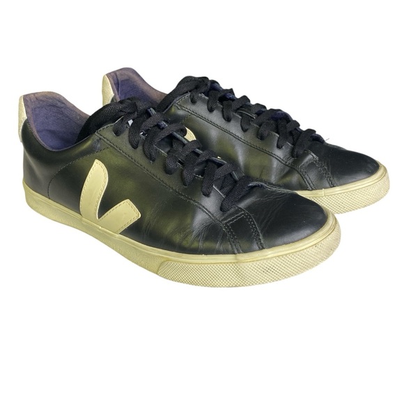 Veja Esplare Low Sneakers in Black Leather - Picture 2 of 7